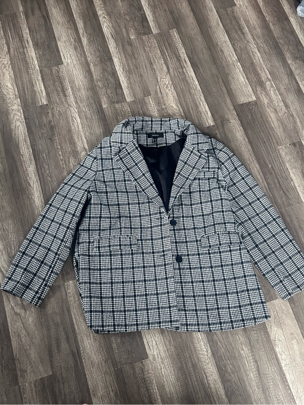 Forever 21 Black and White Plaid Blazer